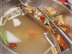 -左庭右院鲜牛肉火锅(金山万达店)