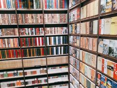 -钟书阁(群光广场店)