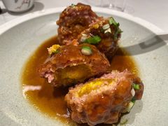 鸭蛋黄狮子头-梅飞酒家(名辉豪庭店)