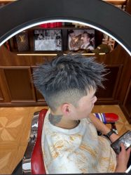 -海文先生国潮烫染男士理发馆