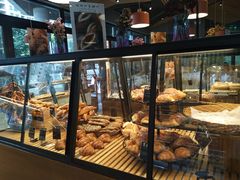 面包甜点陈列柜-Dough&Joe团憩(瑞虹天地月亮湾店)