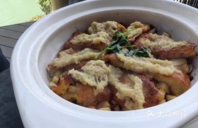 Sandy Ginger and Garlic Baked Fish Head