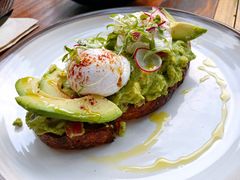 牛油果温泉蛋吐司-O'mills Sourdough Bakery&Bistro(永嘉路店)