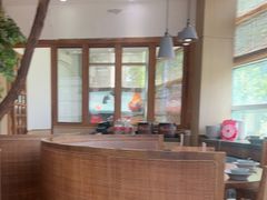 -蜜桃餐厅·伴山(湖滨商业街店)