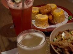 -FOUR PLAY BAR