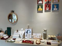 -LADY FAFA(巨鹿路陕西南路路口店)