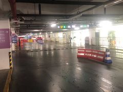 -虹桥火车站-停车场