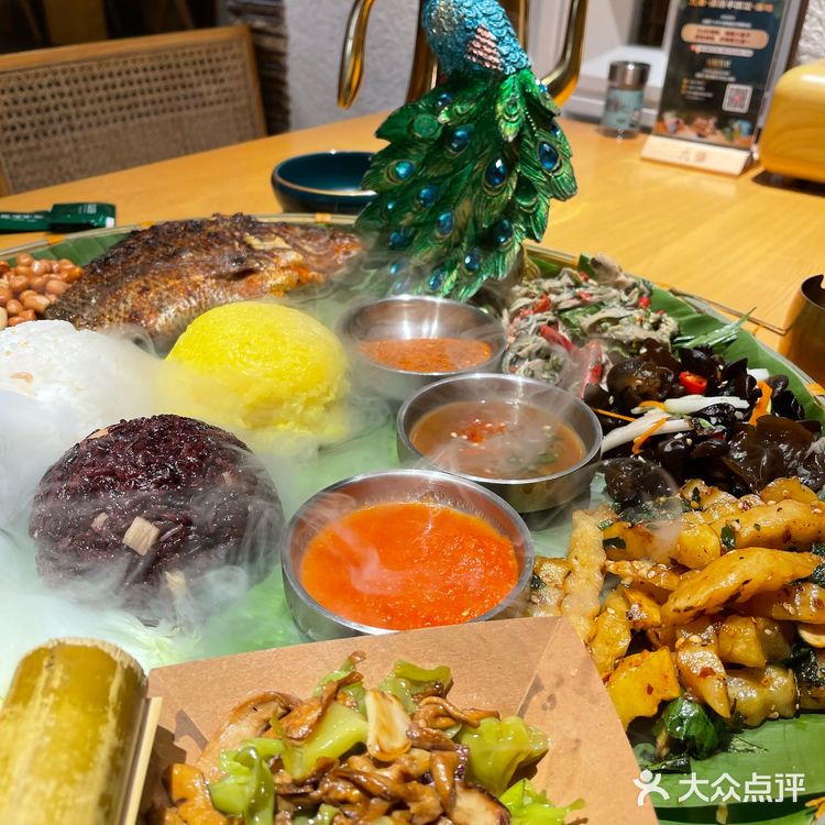 蕉叶上的诗篇:傣族手抓饭里的文明密码