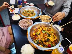 -愉肴麻辣香锅(中北镇店)
