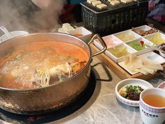 -野山舂·贵州现舂酸汤牛肉(民生路店)