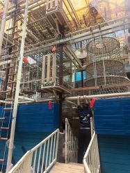 -PIPIKINGDOM皮皮王国欢乐号(欢乐海岸购物中心店)