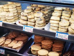 黑芝麻月饼-采芝斋(延安路店)