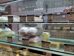 面包甜点陈列柜-白玉兰食品甜凤店(合生汇店)