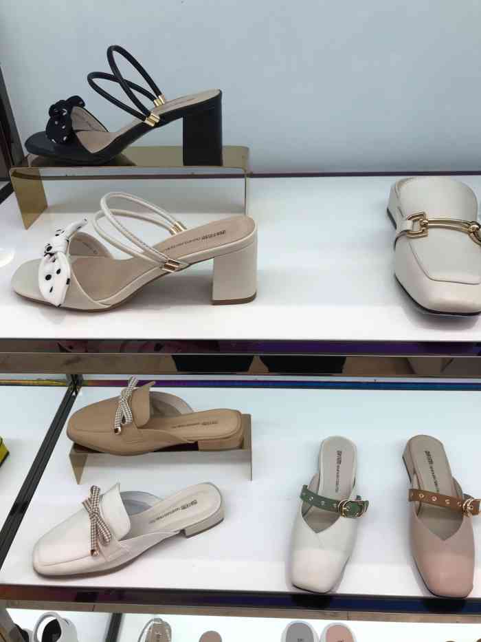 西村名物(君太店)-"杂牌.位于西单君太百货里面卖鞋的一家店,..."-大