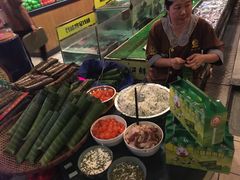 大厅包裹果蒸粽的档位-石岐佬中山菜馆(张溪店)