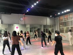 -星秀丽模特T台·舞蹈师资培训中心