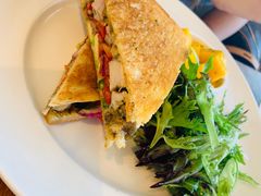 -ROAST coffee & eatery