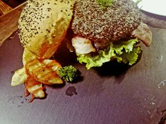 -HIGH FIVE哈福手工汉堡(桂林路店)