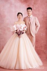 -雪中彩影婚纱摄影·微光艺术中心