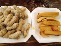 水煮花生-正能量脆肉鲩火锅