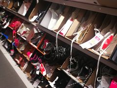 -唯品会(北京国瑞城店)