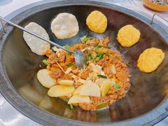 -鲁员外地锅鸡地锅鱼(龙湖江东天街店)