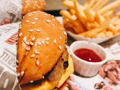 -The Habit Burger Grill 哈比特汉堡(复兴soho店)
