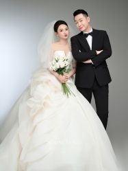 -雪中彩影婚纱摄影·微光艺术中心