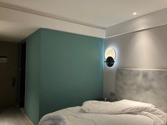 -白玉兰酒店(上海田子坊马当路地铁站店)