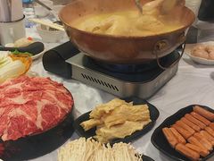 -鲜入围煮花胶鸡海鲜火锅