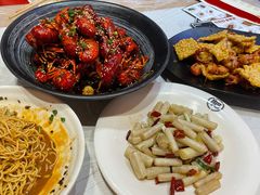 -肥肥虾庄·金牌油焖大虾(首义路店)