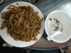 干炒牛河-同记鸡粥粉面店