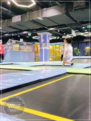 -反弹蹦床公园(南坪万达店)