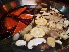 菌菇鸳鸯锅-大龙辣火锅·龙虾·烧烤(湖滨新天地店)