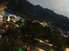 -百里峡七彩艺术小镇