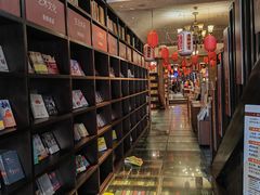 -钟书阁(松江泰晤士小镇店)