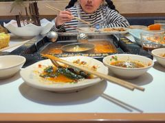 -老牌坊云南鱼豆花火锅(哈西万达店)
