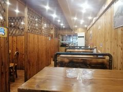 大堂-老东镇啤酒屋海鲜加工·蒸汽海鲜·海鲜烧烤(台东店)