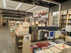 -新华书店(泉城路店)