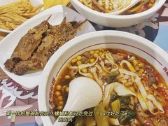 -呷佬·长沙手工米粉(金沙江路店)