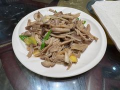 -土砂锅生态山庄·非遗砂锅雅鱼