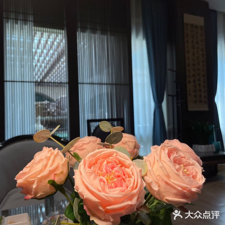 光谷创业街高大上却人均较低的东家院子，请客有面有里！