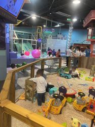 -卡通尼乐园(龙湖六合天街店)