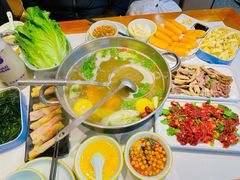 -乡土黄·鲜牛肉火锅·小龙虾(兴业街店)