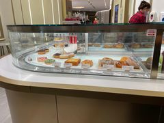 面包甜点陈列柜-Tims天好咖啡·贝果(东方广场店)