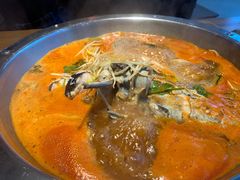 -野山舂·贵州现舂酸汤火锅(鸿通城店)