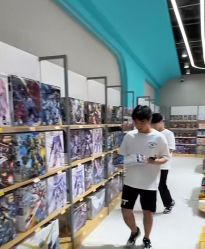 -卡通派潮品玩具折扣仓(青岛新城吾悦广场店)