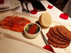 温热烟熏三文鱼-壳里西餐厅Coquille Seafood Bistro(蒙自路店)