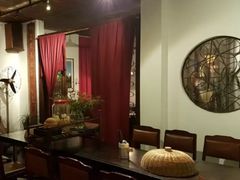 -Cuc Gach Quan Restaurant