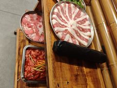 -洱火云南酸菜牛肉火锅(石景山当代商城店)